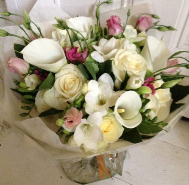 Roses, Calla Lilies, Freesia Mixed Flower Bouquet 1 White Rose and Calla Lily Bouquet – Elegant Floral Arrangement for Weddings and Special Occasions