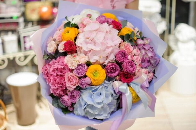 Roses, Hydrangeas, Ranunculus Mixed Flower Bouquet 1 luxurious Gorgeous pink and blue hydrangeas bouquet Delivery