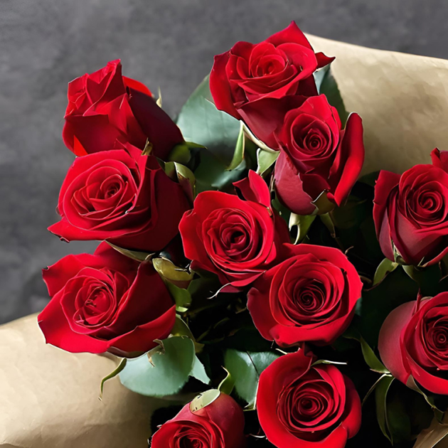 Red rose box delivery UK 3 10 Red Rose For Valentine's Day Gift - Elegant Red Roses for Romantic Occasions