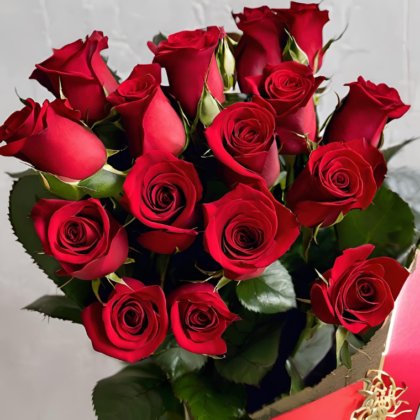 16 Red Rose For Valentine's Day Gift – Fresh Red Roses for Romantic Occasions