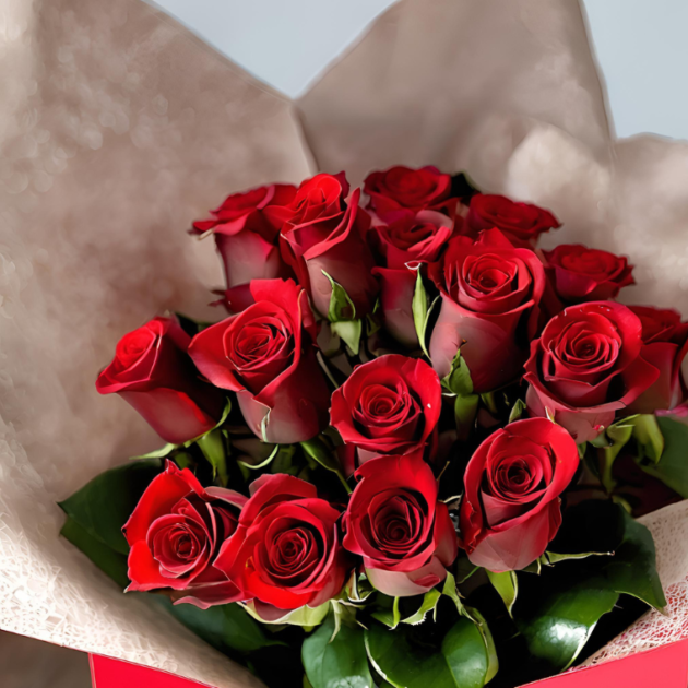 16 Red Rose For Valentine's Day Gift – Elegant Red Roses for a Romantic Gift