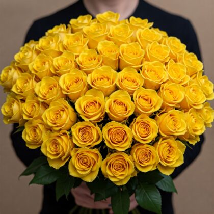 50 Yellow Rose Flowers for International Women's Day - Next Day UK Delivery