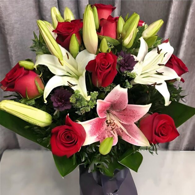 Rose and Lily Flower Bouquet 3 Women’s Day Flower Delivery Beautiful Roses & Lilies